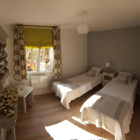 Adorable Bordee D'etangs Au Calme. * Grandcourt (Somme)