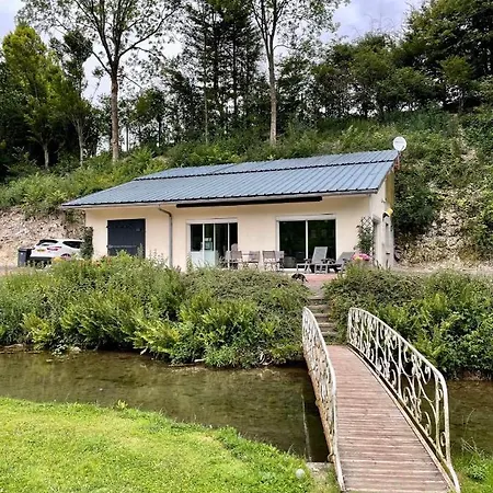 Adorable Bordee D'etangs Au Calme. Holiday home Grandcourt (Somme)