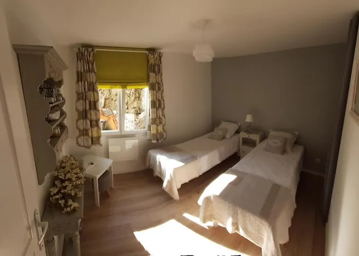 Adorable Bordee D'etangs Au Calme. * Grandcourt (Somme)