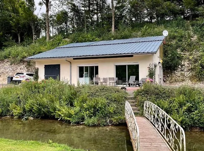 Adorable Bordee D'etangs Au Calme. Holiday home Grandcourt (Somme)